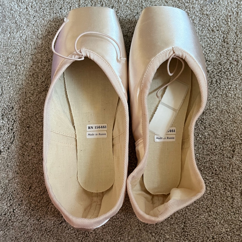 Brand new Russian Rubin size 39, flex medium, width 4
